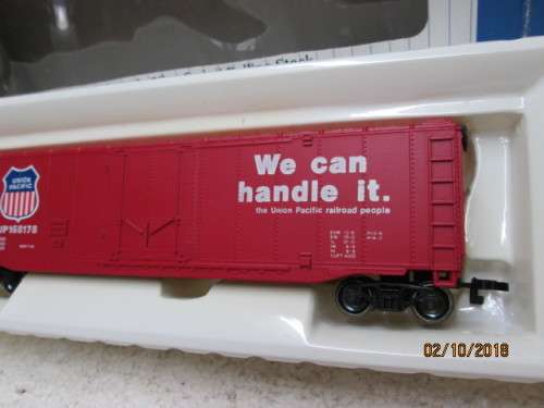 HO SCALE : BACHMANN SILVER SERIES UNION PACIFIC BOX CAR (BOXED) - LOT 225U