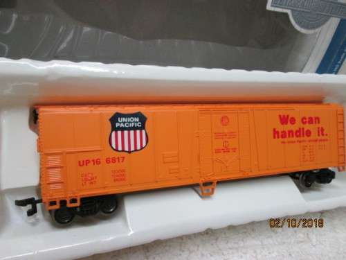 HO SCALE : BACHMANN SILVER SERIES UNION PACIFIC BOX CAR (BOXED) - LOT 226U