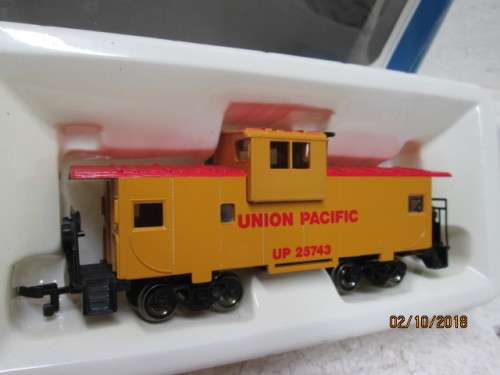 HO SCALE : BACHMANN SILVER SERIES UNION PACIFIC CABOOSE (BOXED) - LOT 227U