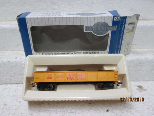 HO SCALE : BACHMANN SILVER SERIES UNION PACIFIC CONDOLA (BOXED) - LOT 229U