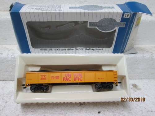 HO SCALE : BACHMANN SILVER SERIES UNION PACIFIC CONDOLA (BOXED) - LOT 230U