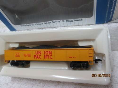 HO SCALE : BACHMANN SILVER SERIES UNION PACIFIC CONDOLA (BOXED) - LOT 230U