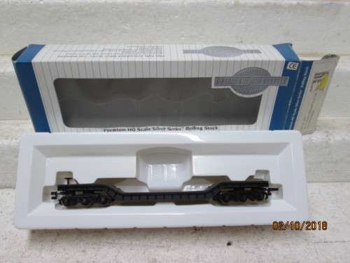 HO SCALE : BACHMANN SILVER SERIES 52' CENTRE DEPRESSED FLAT CAR (BOXED) - LOT 231U