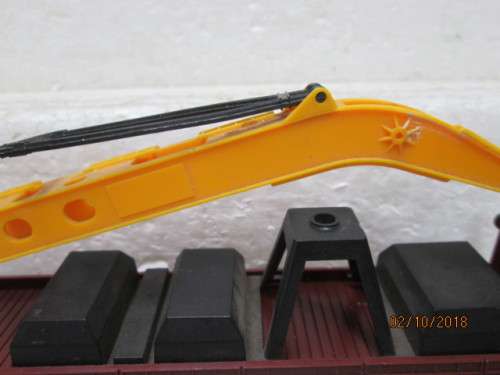HO SCALE : LIMA SAR CONTAINER CRANE SET - LOT 264U