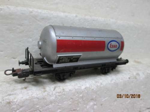 HO SCALE : LIMA SHORT TANKER (ESSO) - LOT 283U