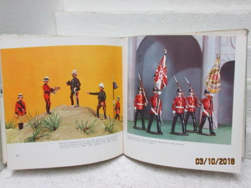 MODEL TOY SOLDIER BOOK : MODEL SOLDIERS - LOT 305U