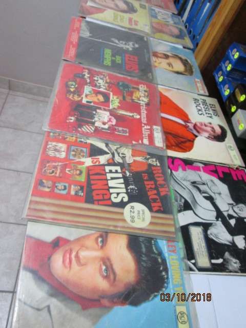 ELVIS COLLECTION x11 LP'S - LOT 343U