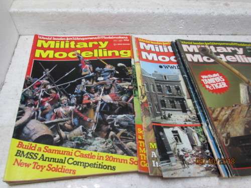 MILITARY MODELLING MAGAZINES x18 (ALL FROM THE 1980's) - LOT 361U