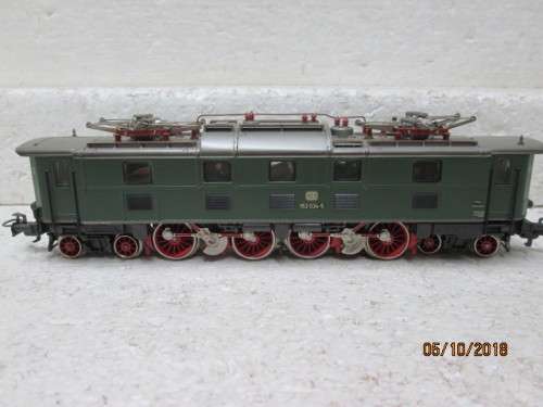 HO SCALE MARKLIN DB  ELECTRIC LOCOMOTIVE - LOT 416U