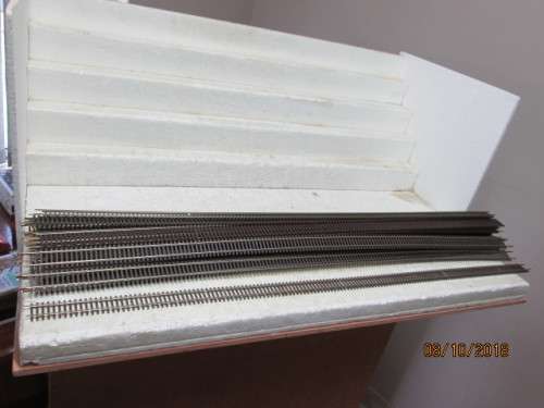 HO SCALE ATLAS FLEXI TRACK - CODE 83 (30 LENGTHS AVAILABLE)  - LOT 448U