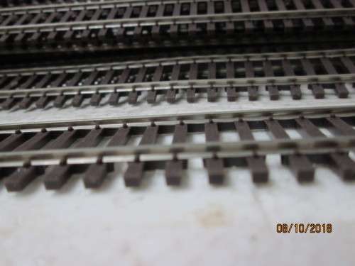 HO SCALE ATLAS FLEXI TRACK - CODE 83 (30 LENGTHS AVAILABLE)  - LOT 448U