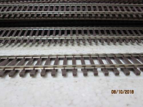 HO SCALE ATLAS FLEXI TRACK - CODE 83 (30 LENGTHS AVAILABLE)  - LOT 448U