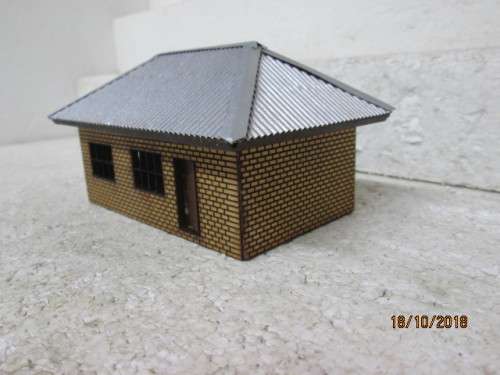 HO SCALE : SAR BUILDING / HOUSE - LOT 493U