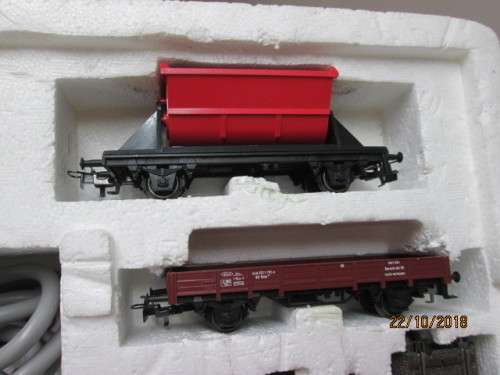 HO SCALE : MARKLIN GOODS TRAIN SET - LOT 563U