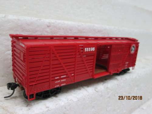 HO SCALE : WALTHERS CATTLE CAR (GREAT NORTHERN) BOXED - LOT 642U