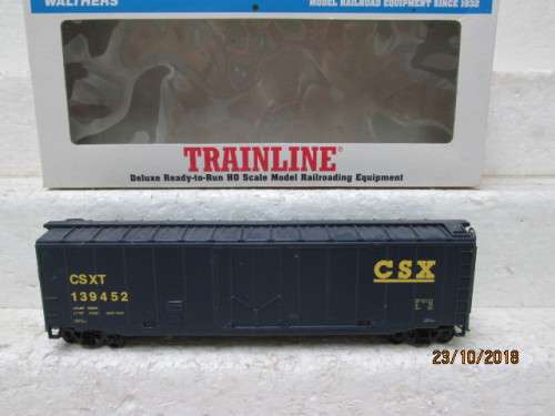HO SCALE : WALTHERS 50' BOX CAR  (CSX) BOXED - LOT 658U