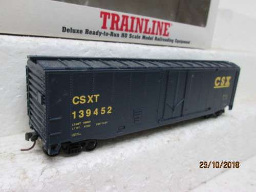 HO SCALE : WALTHERS 50' BOX CAR  (CSX) BOXED - LOT 658U