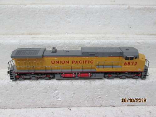 HO SCALE : ATHEARN AC4400 DIESEL LOCOMOTIVE (UNION PACIFIC) BOXED - LOT 726U