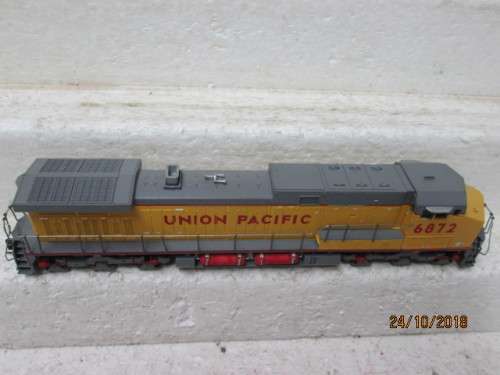 HO SCALE : ATHEARN AC4400 DIESEL LOCOMOTIVE (UNION PACIFIC) BOXED - LOT 726U