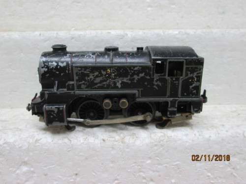 HO SCALE : TRIX 0-4-0 STEAM LOCOMOTIVE - LOT 827U