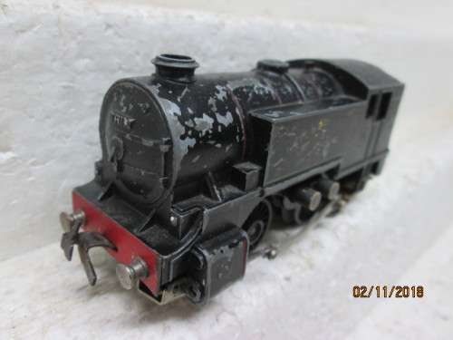 HO SCALE : TRIX 0-4-0 STEAM LOCOMOTIVE - LOT 827U