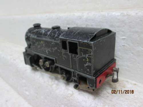 HO SCALE : TRIX 0-4-0 STEAM LOCOMOTIVE - LOT 827U