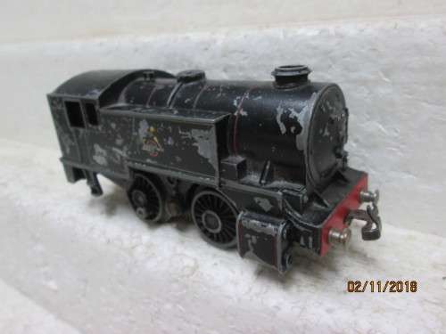 HO SCALE : TRIX 0-4-0 STEAM LOCOMOTIVE - LOT 827U