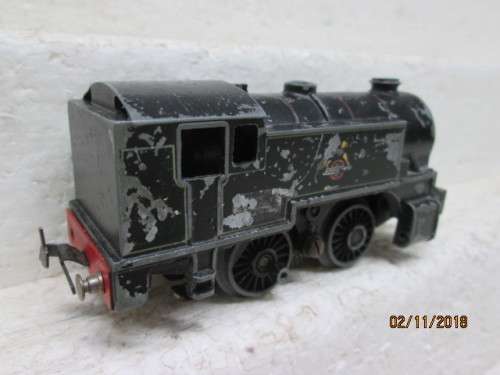 HO SCALE : TRIX 0-4-0 STEAM LOCOMOTIVE - LOT 827U
