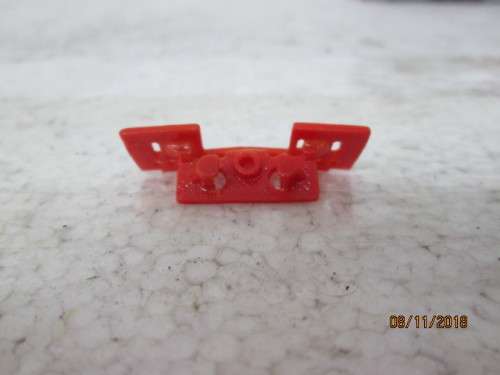 HO SCALE : LIMA SAR REPLACEMENT COW CATCHER (RED) - LOT 895U