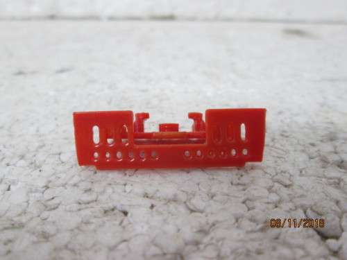 HO SCALE : LIMA SAR REPLACEMENT COW CATCHER (RED) - LOT 895U
