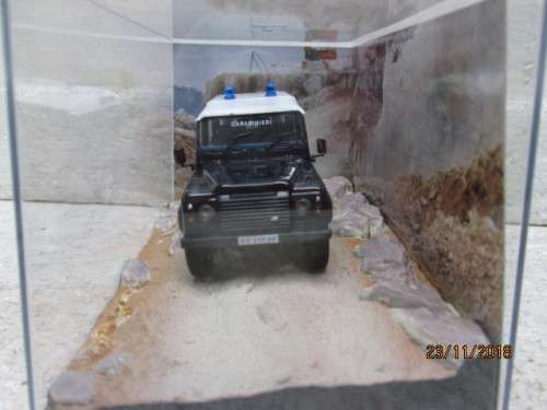 LAND ROVER DEFENDER  - QUANTUM OF SOLACE (PART OF THE 007 SERIES No 65) - LOT 28V
