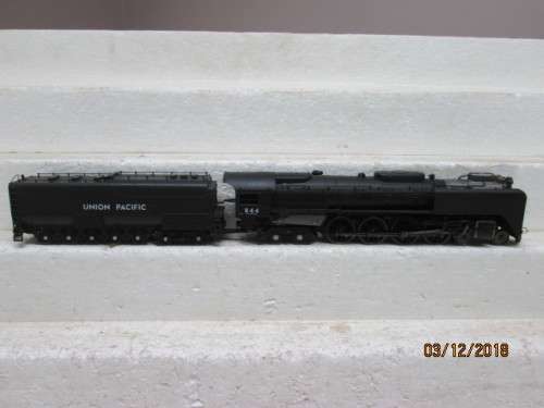 HO SCALE : RIVAROSSI FEF 4-8-4 UNION PACIFIC STEAM LOCOMOTIVE (BOXED) - LOT 169V