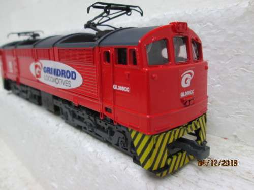 REDUCED TO CLEAR : HO SCALE : FRATESCHI SAR (GRINDROD) CLASS GL30SCC ELECTRIC LOCO (BOXED)
