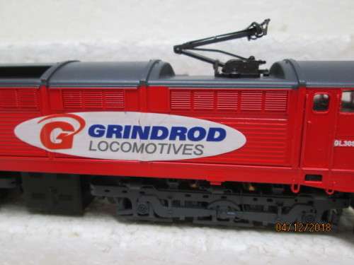 REDUCED TO CLEAR : HO SCALE : FRATESCHI SAR (GRINDROD) CLASS GL30SCC ELECTRIC LOCO (BOXED)