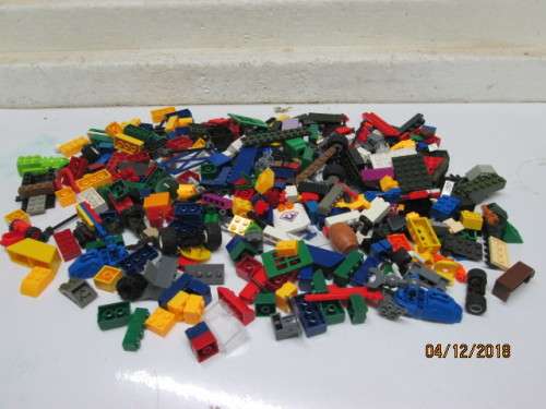 LEGO ASSORTED PIECES (2 LITRE CONTAINER FULL) - LOT 213V