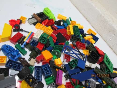 LEGO ASSORTED PIECES (2 LITRE CONTAINER FULL) - LOT 213V