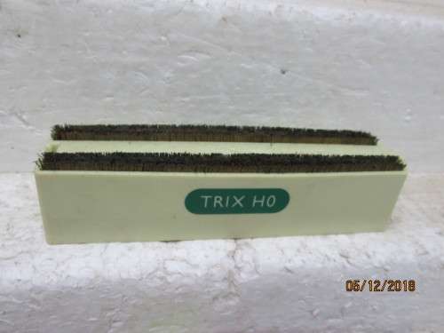HO/OO SCALE : TRIX LOCO WHEEL CLEANER (BOXED) - LOT 231V