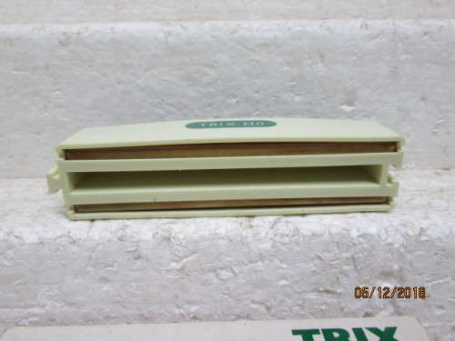 HO/OO SCALE : TRIX LOCO WHEEL CLEANER (BOXED) - LOT 232V