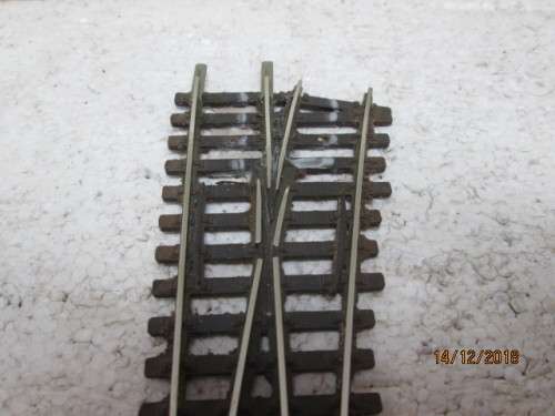 HO/OO SCALE : PECO SMALL RADIUS RIGHT HAND POINT INSULFROG SL-91 - LOT 373V
