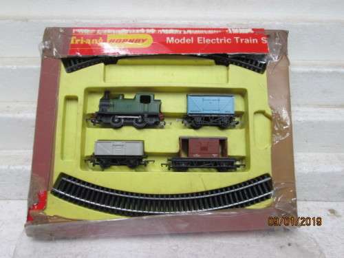 OO SCALE : TRI-ANG STEAM TRAIN SET (BOXED) - LOT 465V