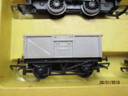 OO SCALE : TRI-ANG STEAM TRAIN SET (BOXED) - LOT 465V