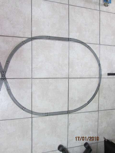 HO/OO SCALE : LIMA FIGURE OF 8 OVAL TRACK SET - LOT 626z