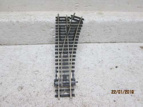 HO/OO SCALE : HORNBY NICKEL SILVER RIGHT HAND POINT No R8073 - LOT 570V