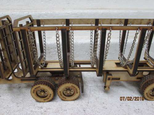 1:32 SCALE MERCEDES ACTROS HORSE WITH SUPERLINK CANE TRAILOR - LOT 724V