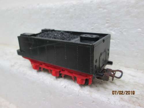 HO SCALE - LIMA 3 AXLE TENDER  - LOT 749V
