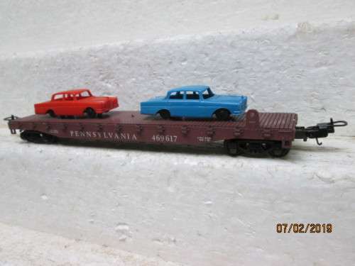 HO SCALE - LIMA PENNSYLVANIA FLAT CAR WITH CAR LOAD - BOXED - LOT 765V