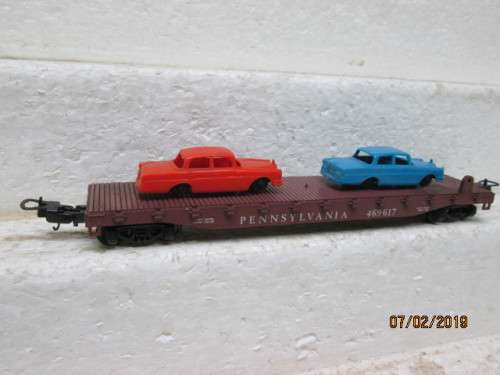 HO SCALE - LIMA PENNSYLVANIA FLAT CAR WITH CAR LOAD - BOXED - LOT 765V