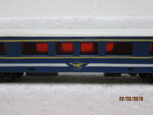 HO SCALE : LIFELIKE SAR BLUE TRAIN COACH - LOT 863V