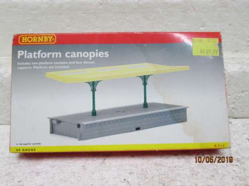 OO SCALE : HORNBY PLATFORM CANOPY x2 (BOXED) - LOT 183W