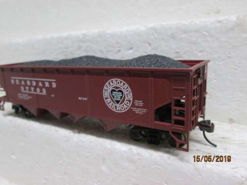 HO SCALE BACHMANN : 40FT QUAD HOPPER / SEABOARD (BOXED) - LOT 290W